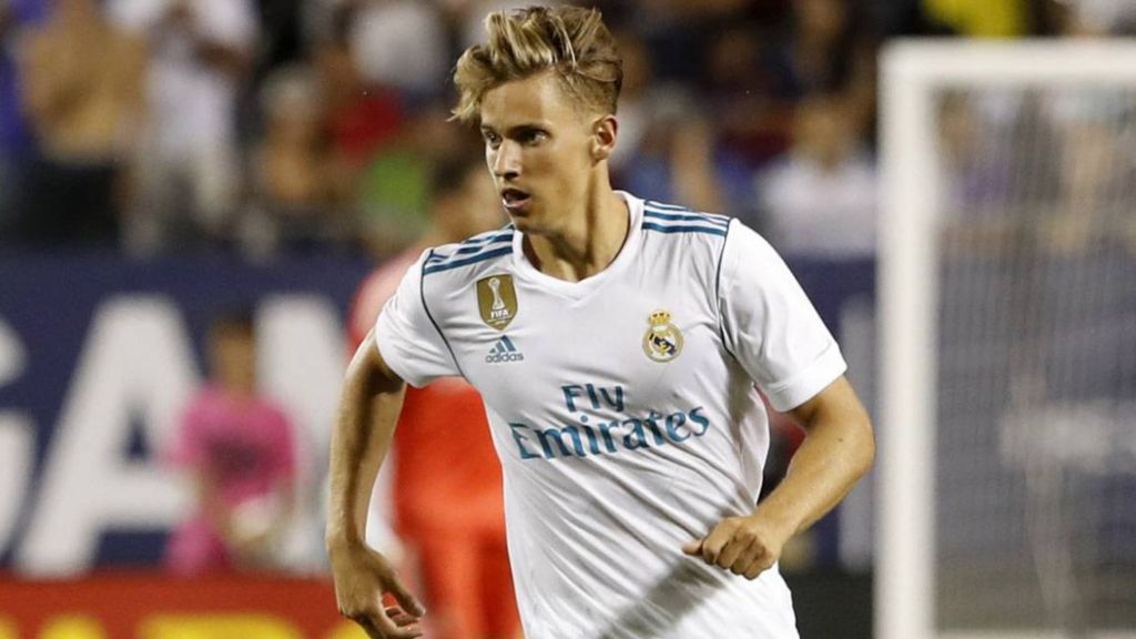 Rayakan Natal, Gelandang Muda Real Madrid Berlari di Gurun Pasir