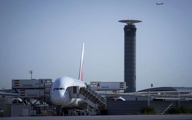 Gara-Gara Pistol Replika, Penumpang Bandara Paris Dievakuasi