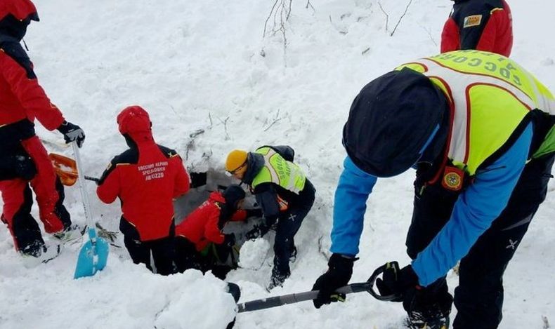 Bocah 12 Tahun Selamat Setelah Terkubur Longsoran Salju saat Main Ski
