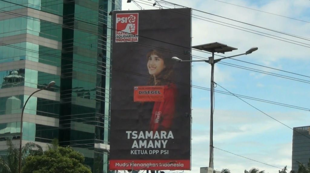 Segel Reklame Tsamara, Satpol PP: Itu Tak Berizin, Artinya Melanggar