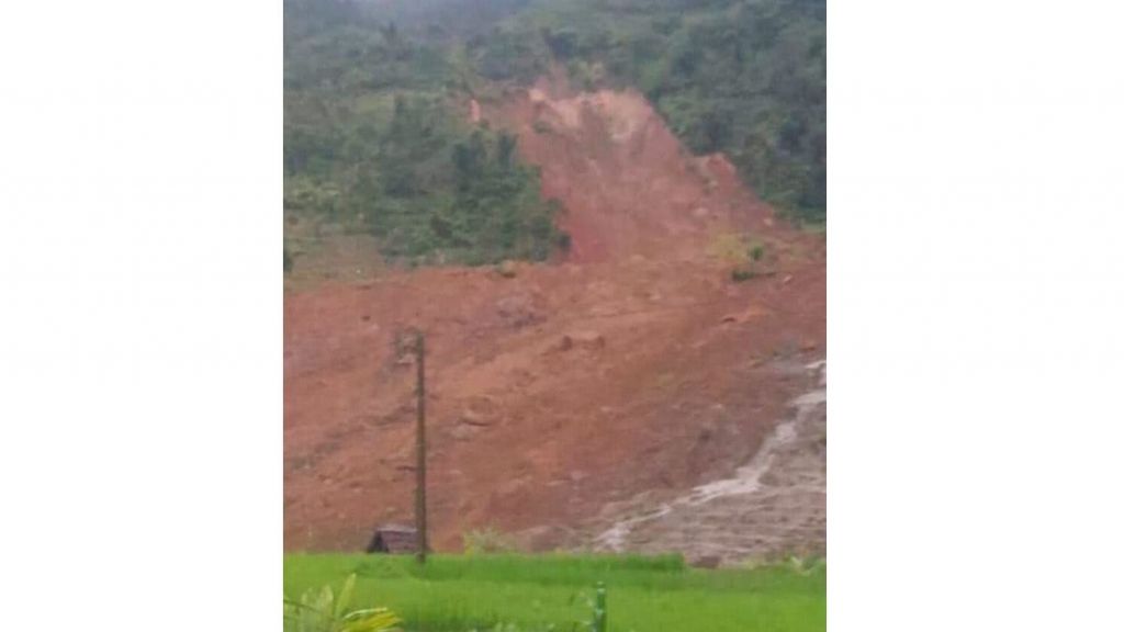Cuaca Buruk, Petugas Kesulitan Masuk ke Lokasi Tanah Longsor Cisolok