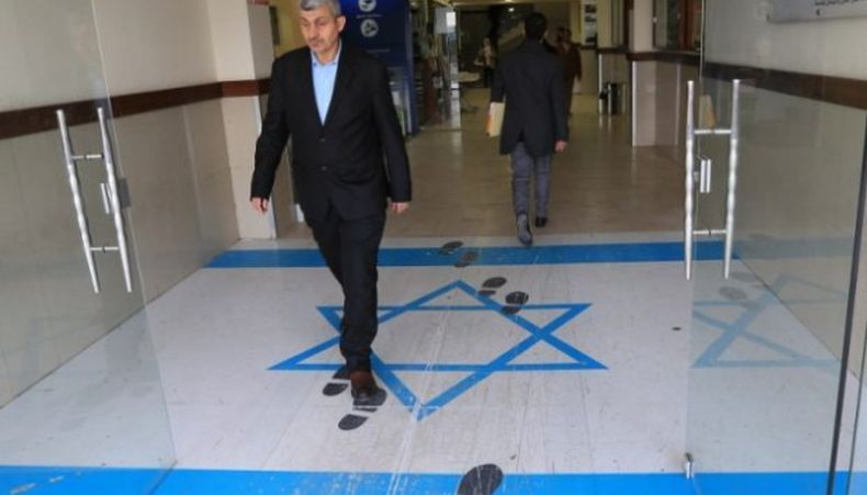 Israel Geram Gambar Benderanya Dilangkahi Menteri di Yordania