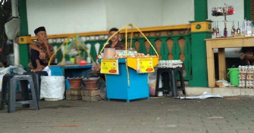 Asyiknya Menyantap Kerak Telur di Monas, Makanan Legendaris Betawi