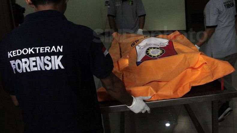 4 Jenazah Korban Pembunuhan di Bojong Dibawa ke Ruang Autopsi RS Polri