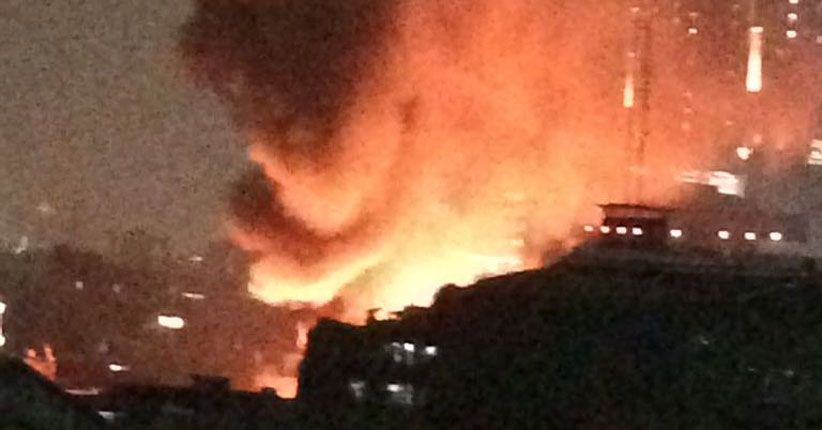 40 Rumah Ludes Terbakar di Jatinegara, 3 Warga Luka