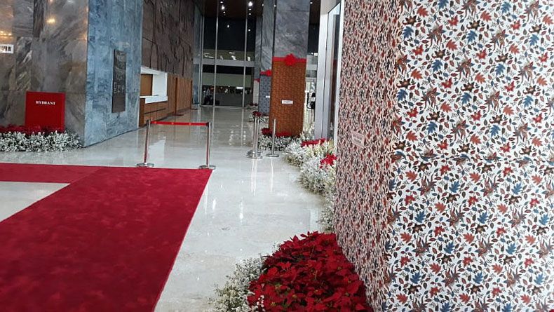 Gedung Parlemen Sambut Peserta Sidang Tahunan dengan Suasana Batik