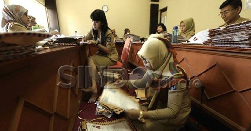 Jokowi: Pemberian THR dan Gaji Ke-13 ASN Hanya Jangka Pendek