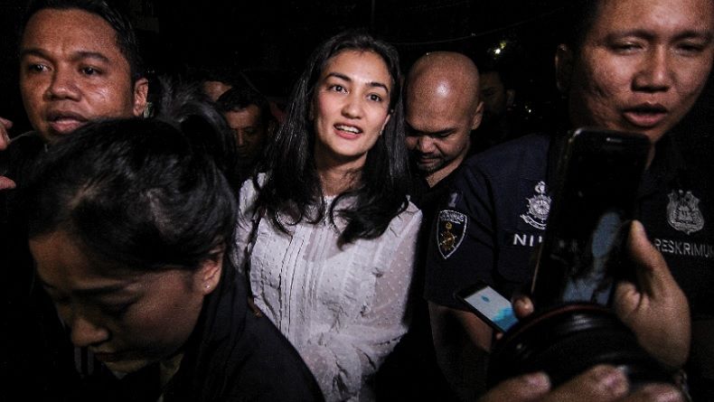 Ratna Sarumpaet Tak Nafsu Makan, Atiqah Bawakan Bubur