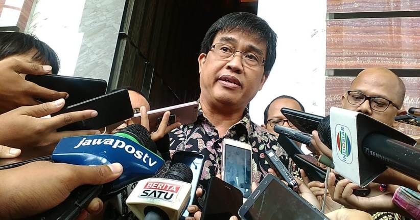 OJK Tantang LBH Jakarta Ungkap Identitas Fintech yang Teror Konsumen