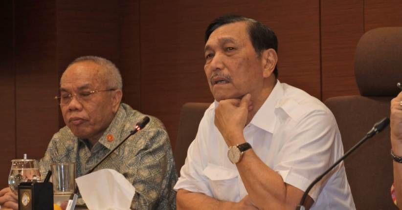 Kurangi Sampah Laut, Luhut Akan Pungut Biaya Tambahan untuk Turis