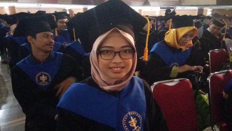 Putri Tukang Ojek Lulus Cum Laude di IPB, Begini Kisahnya