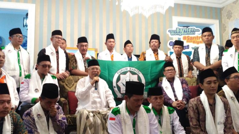 Ma'ruf Amin Ajak Santri Dengungkan Jokowi Bukan PKI