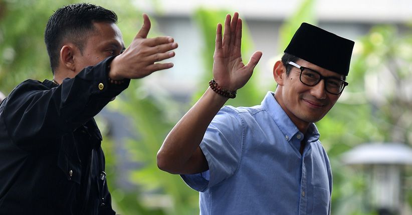 Bertemu Sinta Nuriyah, Sandi Dibekali Tempe Mendoan untuk Buka Puasa