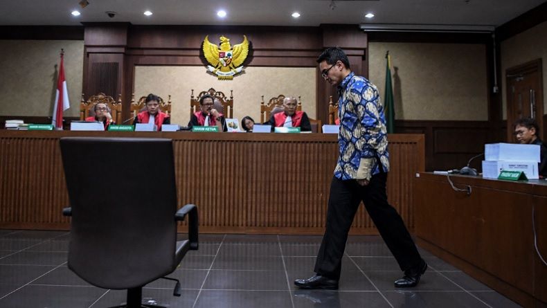 Zumi Zola Dituntut 8 Tahun Penjara dan Hak Politik Dicabut 5 Tahun