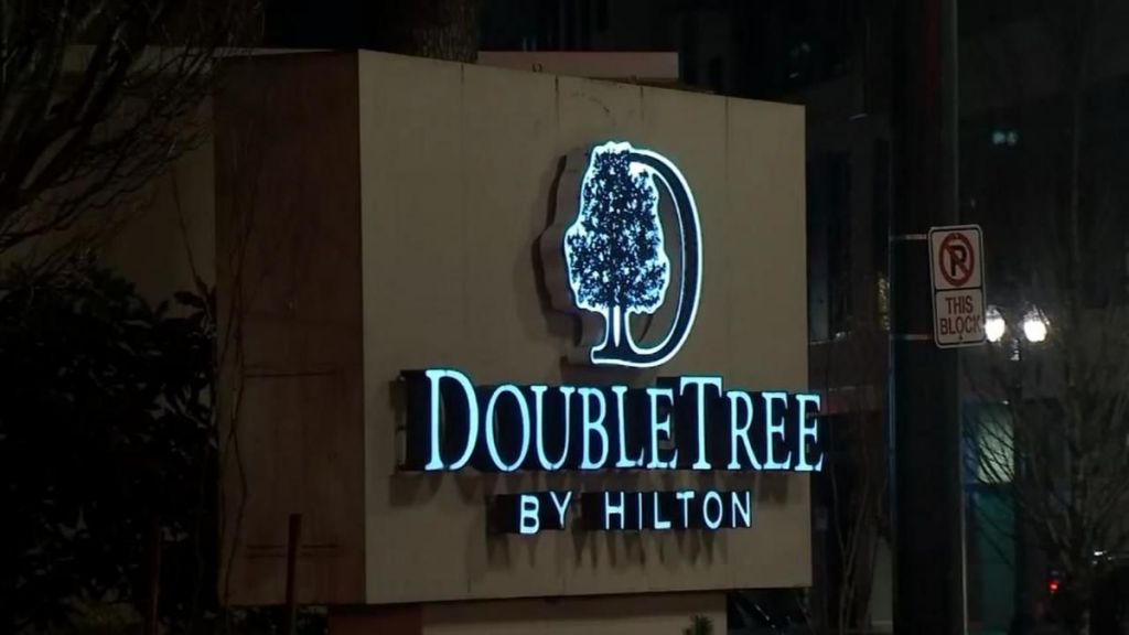 Usir Tamu Kulit Hitam, 2 Staf Hotel DoubleTree Portland AS Dipecat