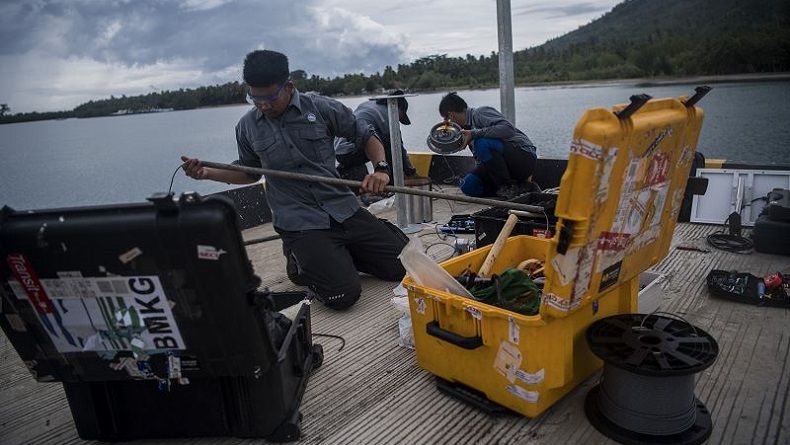 Antisipasi Dampak Erupsi Gunung Anak Krakatau, BMKG Pasang Alat Sensor