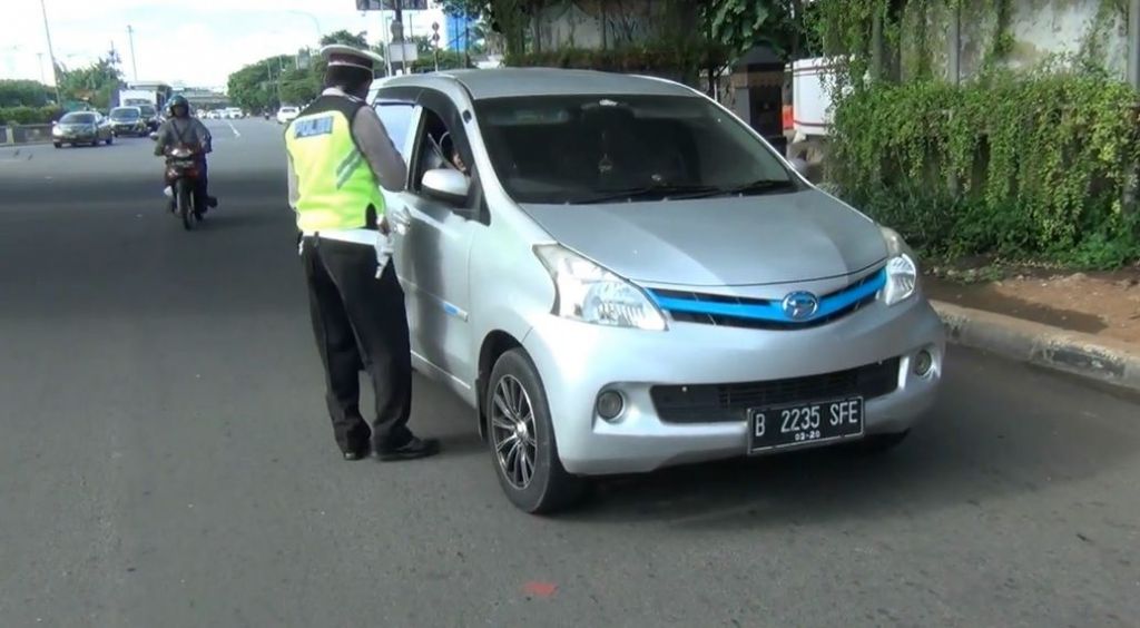 Hari Pertama Perluasan Ganjil Genap, Masih Banyak Pelanggar Ngaku Lupa