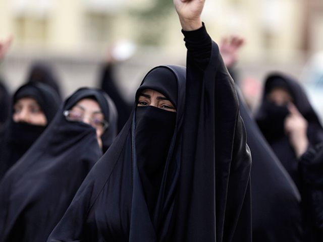 Perempuan Saudi Bakal Terima Konfirmasi Perceraian Lewat Pesan Teks