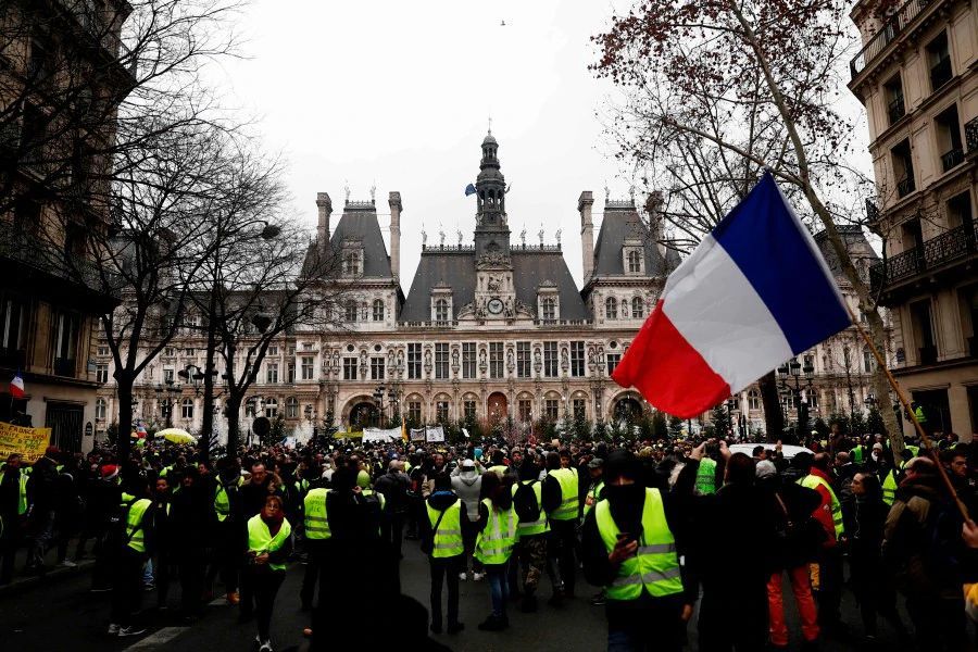 Rompi Kuning Demo Lagi, Picu Kerusuhan di Berbagai Wilayah Prancis