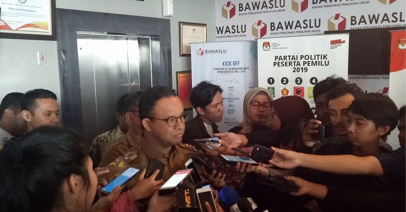 75 Menit Bersama Bawaslu, Anies Dicecar 27 Pertanyaan soal Pose 2 Jari