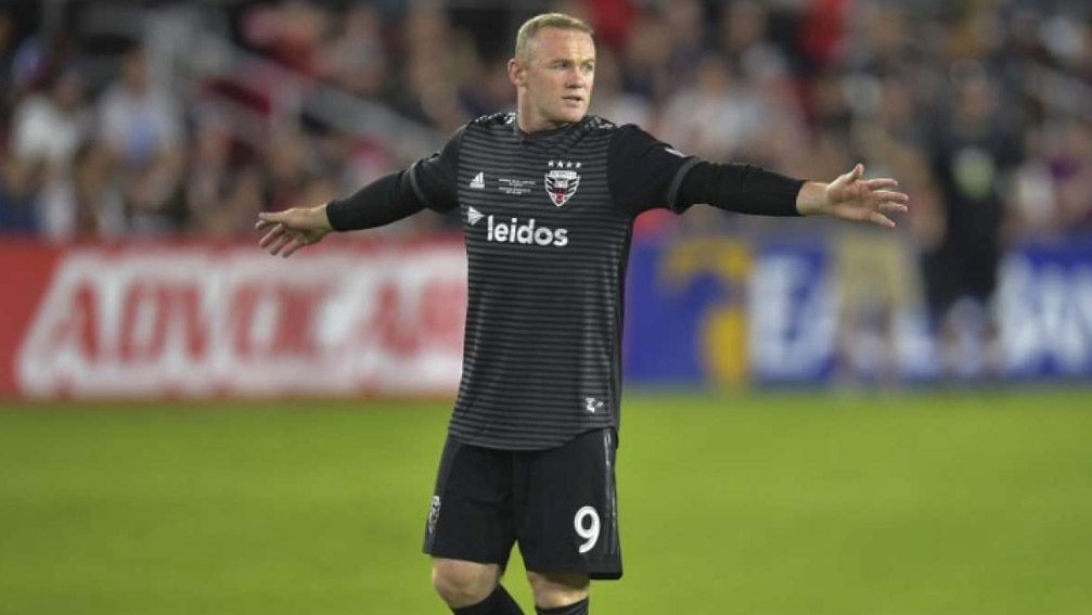 Tertangkap Mabuk di Bandara Washington, Rooney Didenda Rp1,6 Juta