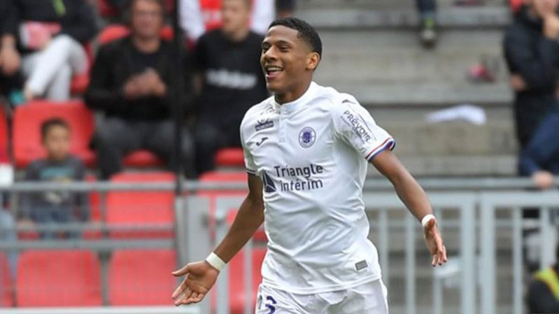 Resmi Gabung Barcelona, Todibo Jadi Pemain Prancis ke-22 di Camp Nou