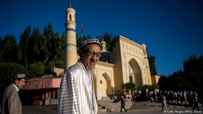 China Izinkan 2.000 Warga Etnis Kazakh Tinggalkan Wilayah Xinjiang