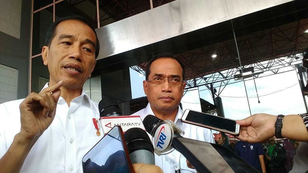 Jokowi ke Ojek Online: Jangan Main Gadget saat Bawa Penumpang
