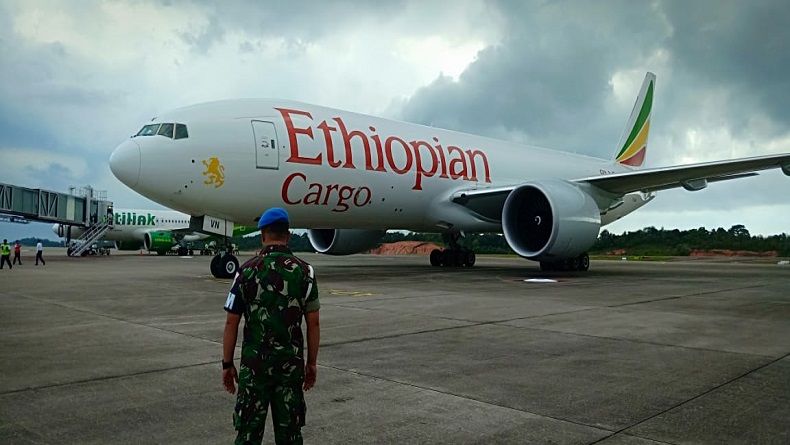 TNI AU Daratkan Paksa Pesawat Kargo Asing di Bandara Hang Nadim Batam