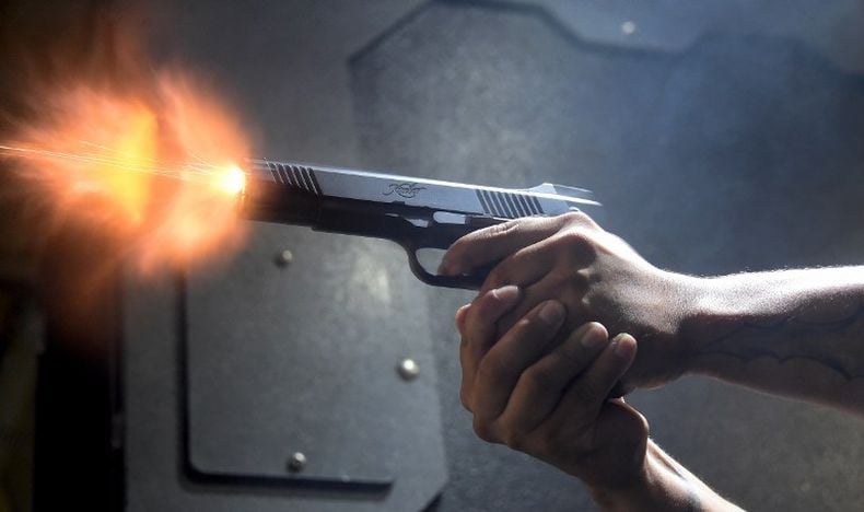 Nekat! Penjahat Bersenjata Cegat dan Bantai 13 Polisi Siang Bolong