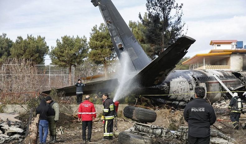 Pesawat Kargo Militer Iran Jatuh, Korban Tewas Jadi 15 Orang