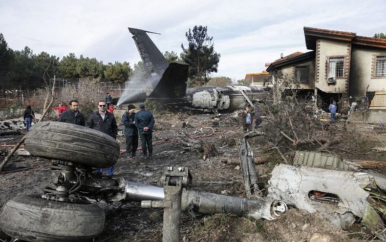 Pesawat Kargo Militer Jatuh di Iran, 7 Orang Tewas dan 1 Selamat