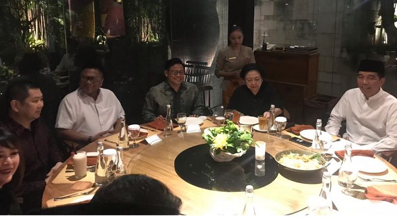 Jokowi Bertemu Ketum Parpol Koalisi Jelang Debat, HT Beri Masukan