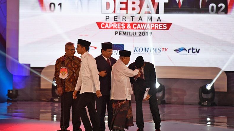 Berantas Korupsi: Jokowi Andalkan Transparansi, Prabowo Naikkan Gaji