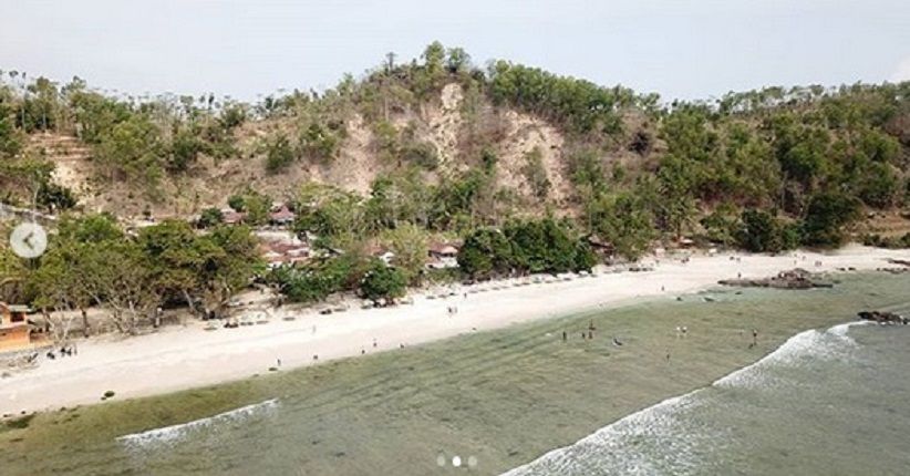 Wisata Pantai Wediombo Yogya, Eksotis karena Kolam Renang Batu Karang