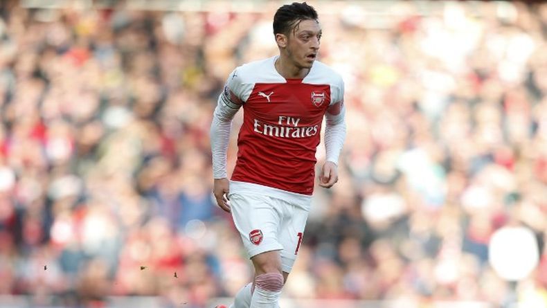 Maldini dan Gazidis Berseteru Akibat Rencana Transfer Oezil ke Milan