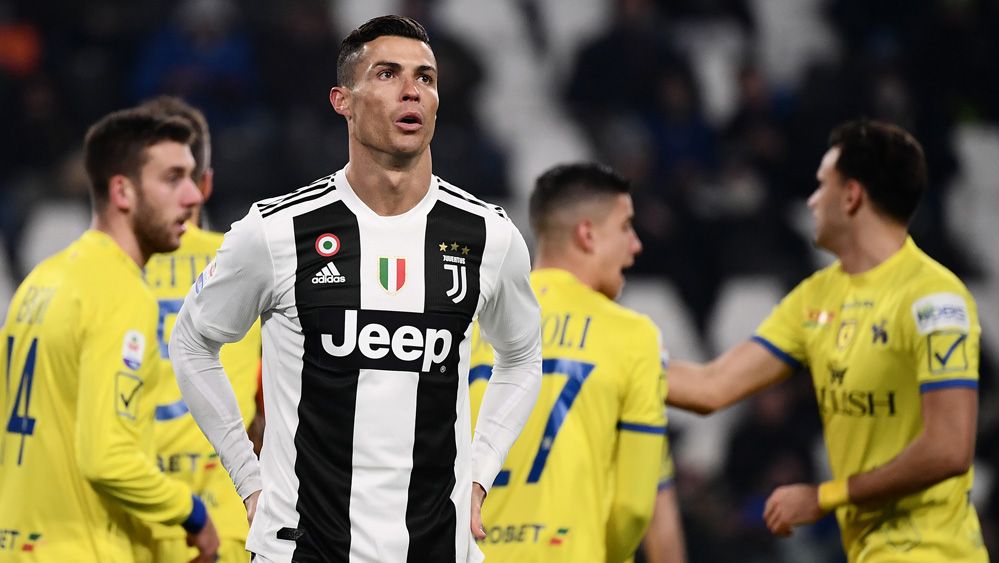Ronaldo Gagal Penalti Vs Chievo, Allegri: Itu Hal Wajar