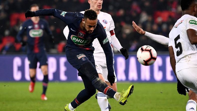 Tingkat Keparahan Cedera Metatarsal Neymar Diumumkan Pekan Depan