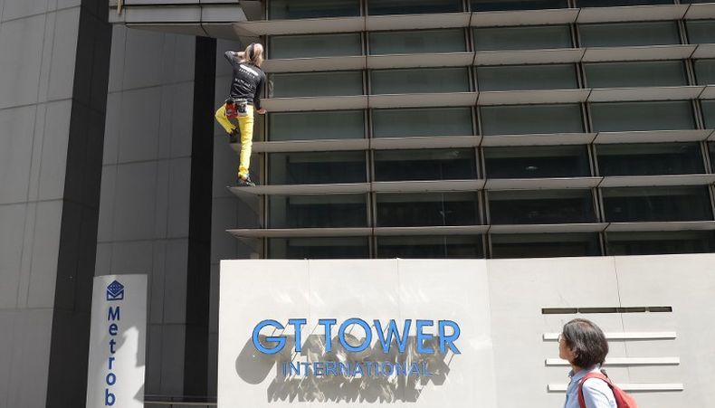 Alain 'Spiderman' Robert Ditangkap Usai Panjat Gedung di Filipina