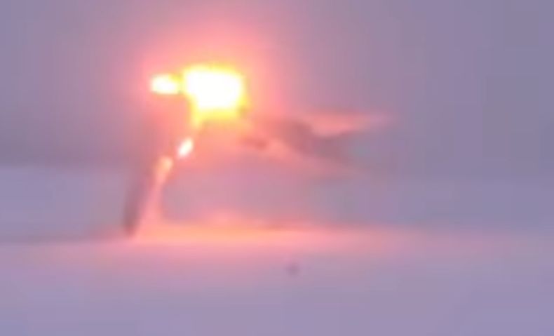 Detik-Detik Pesawat Pengebom Milik Rusia Terbakar saat Mendarat