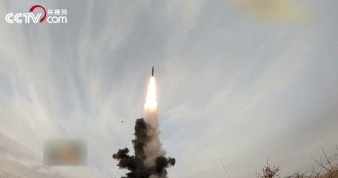 China Uji Coba Rudal yang Bisa Serang Kapal Perang Bergerak di Pasifik