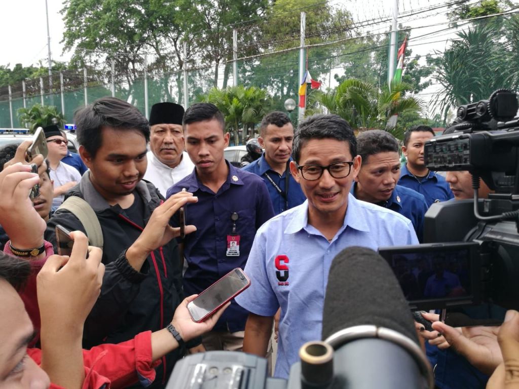  Jenguk Ahmad Dhani, Sandi Janji Revisi UU ITE jika Terpilih