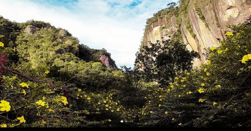 Mengintip Keindahan Lembah Harau yang Mirip dengan Yosemite California