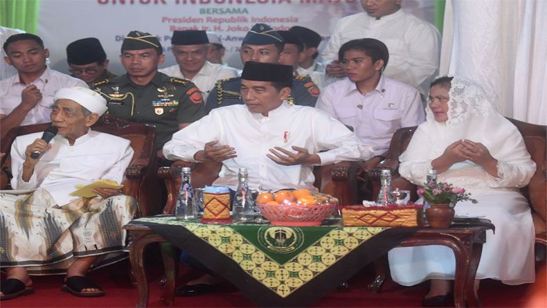 Hadiri Harlah PPP, Mbah Moen Kembali Doakan Jokowi Menang di Pilpres