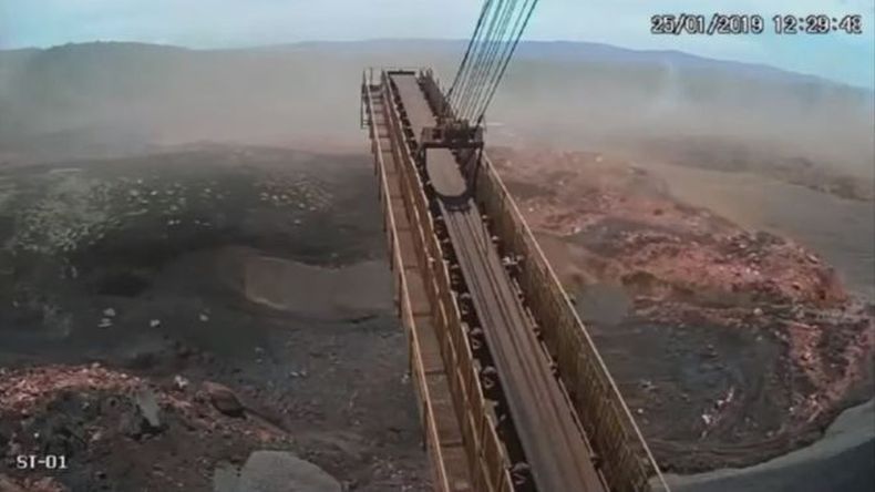 Video Detik-Detik Bendungan di Brasil Jebol dan Menimbun Bangunan