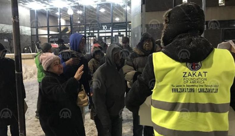 Kisah Haru Muslim di AS Bagikan Bantuan untuk Korban Suhu Ekstrem