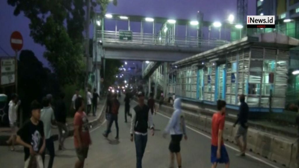 Polisi Bubarkan Tawuran di Depan Thamrin City, 6 Orang Ditangkap