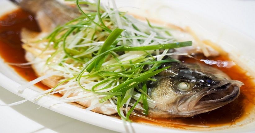 Tradisi Warga Tionghoa Makan Ikan saat Imlek, Mulai dari Bagian Tengah