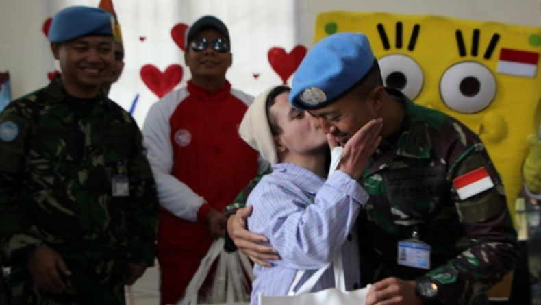 Satgas Indobatt Bantu Anak Berkebutuhan Khusus di Lebanon Selatan