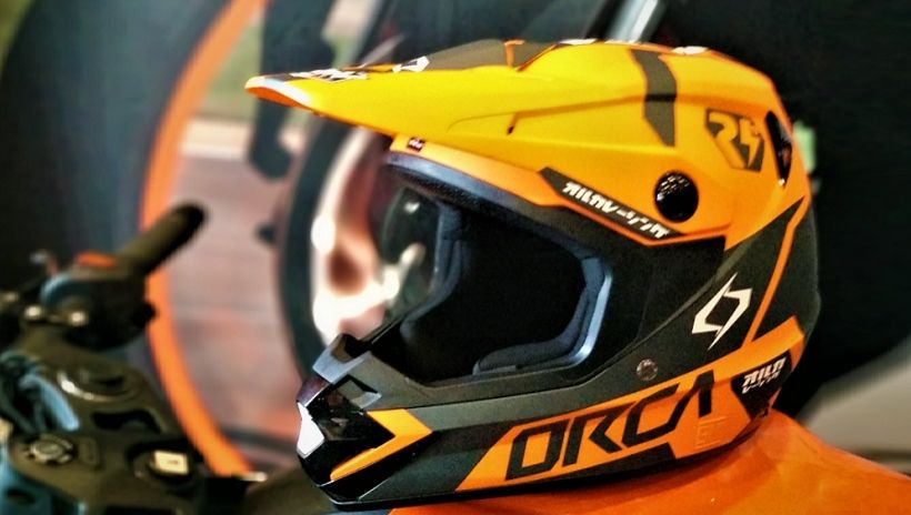 Mudahkan Penggunaan, Helm Trail Ini Gunakan Teknologi Kunci Magnet